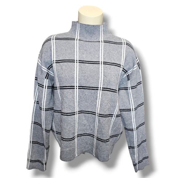 Max Studio Sweaters - Max Studio this'll sturdy fabric sweater. Semi turtle neck. So cute. XL